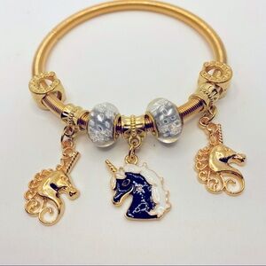 Bracelet golden Unicorns and lucky horse shoes!